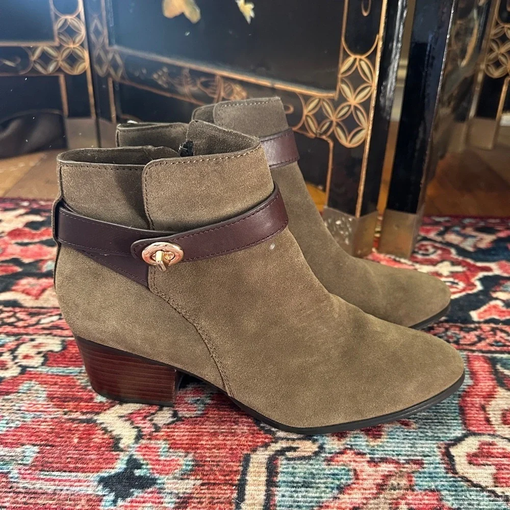 Coach Patricia suede brown boots size 7